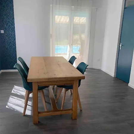 Rdc Avec Jardin Et Piscine Lejlighed